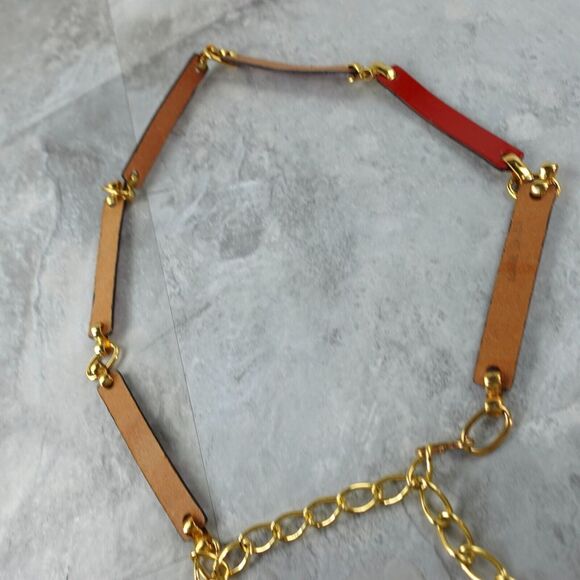 VINTAGE Gold Chain Belt Size Small Red Leather Metal‎ Link Ladies 90s Fashion main image 6